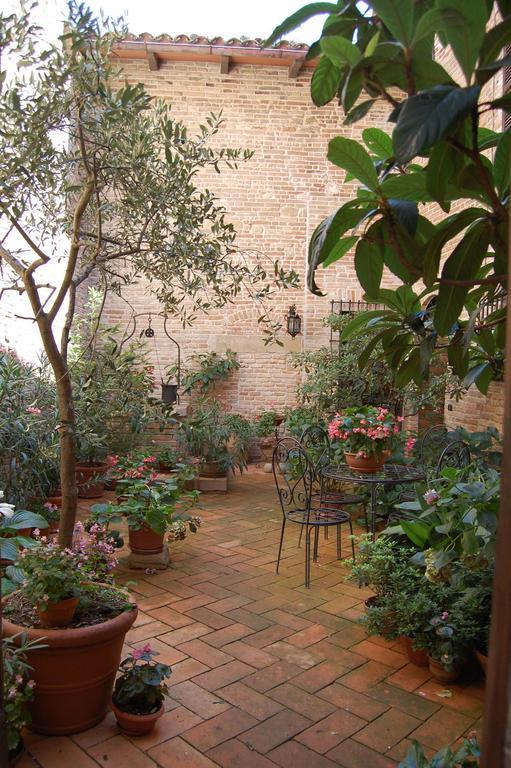 Agriturismo Spa Serpanera Sarnano Exterior foto